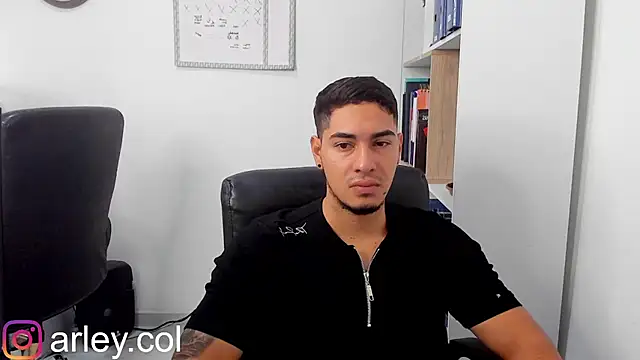 Snapshot of Dimitri_Colleman chatting on January 19, 2025, 8:18 am Dimitri Colleman online show from January 19, 2025, 8:18 am