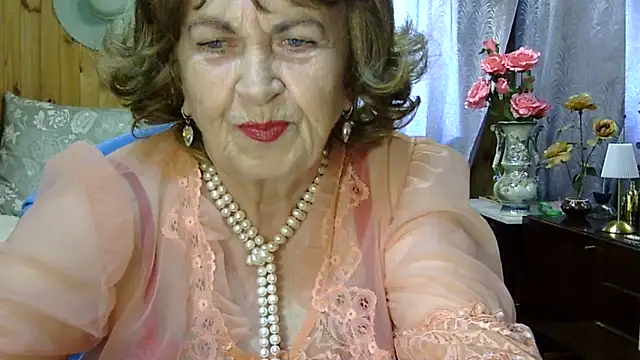 Snapshot of Emma52610 chatting on July 1, 2026, 6:04 am Emma52610 online show from July 1, 2026, 6:04 am