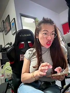 Snapshot of Jakolera2020 chatting on November 10, 2025, 11:31 am Jakolera2020 online show from November 10, 2025, 11:31 am