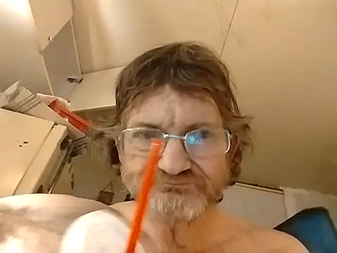 Snapshot of ROBERT0516 chatting on October 22, 2025, 4:13 am ROBERT0516 online show from October 22, 2025, 4:13 am