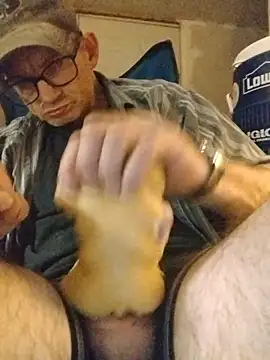 Snapshot of ROBERT0516 chatting on October 28, 2025, 3:32 am ROBERT0516 online show from October 28, 2025, 3:32 am