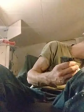 Snapshot of ROBERT0516 chatting on October 29, 2025, 4:48 am ROBERT0516 online show from October 29, 2025, 4:48 am