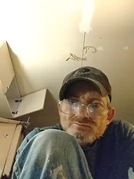 Snapshot of ROBERT0516 chatting on November 22, 2025, 10:20 pm ROBERT0516 online show from November 22, 2025, 10:20 pm