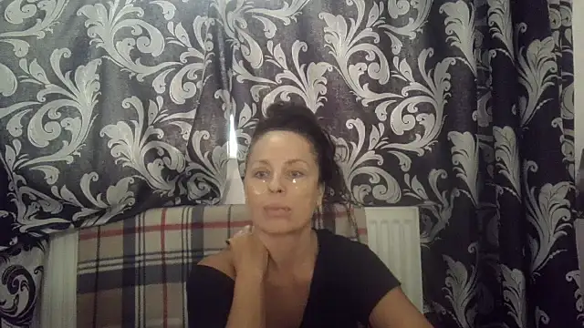 LindaStarS online show from October 9, 2025, 6:33 am