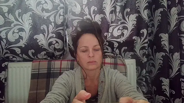 LindaStarS online show from October 22, 2025, 7:30 am