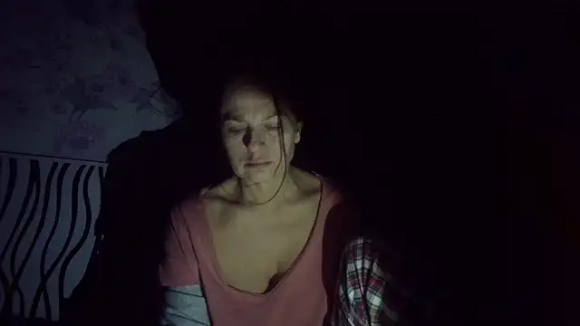 LindaStarS online show from December 15, 2025, 6:23 pm