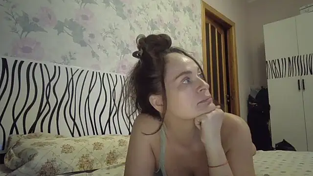 LindaStarS online show from April 4, 2026, 4:59 pm