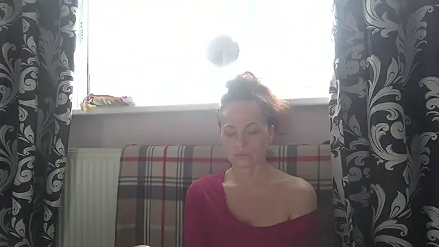 LindaStarS online show from April 9, 2026, 5:40 am