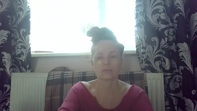 LindaStarS online show from April 10, 2026, 4:39 am