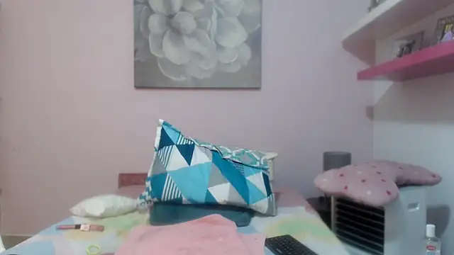 CindyCrawford online show from December 19, 2025, 3:57 am