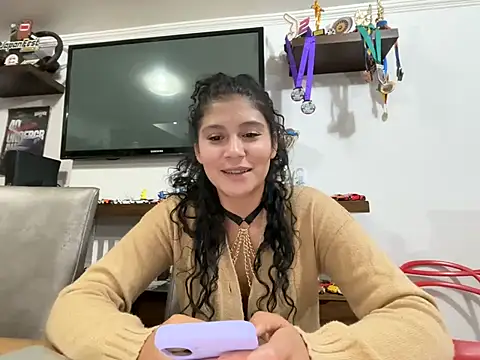 kinky milaxh online show from March 18, 2026, 1:42 am