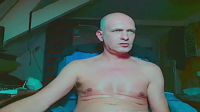 Snapshot of maxhard77 chatting on November 15, 2025, 10:59 pm maxhard77 online show from November 15, 2025, 10:59 pm