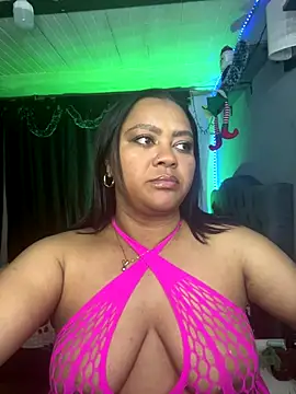 yanza2002 online show from December 22, 2025, 11:35 pm