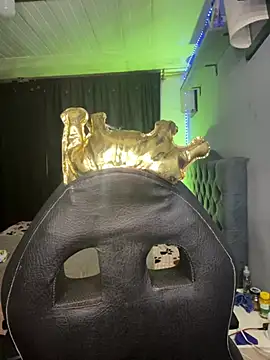 Snapshot of yanza2002 chatting on February 3, 2026, 11:21 pm yanza2002 online show from February 3, 2026, 11:21 pm