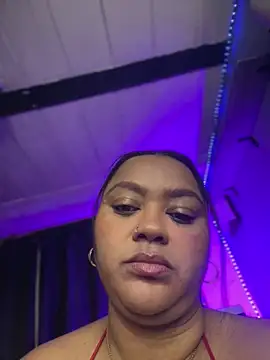 Snapshot of yanza2002 chatting on February 25, 2026, 11:36 pm yanza2002 online show from February 25, 2026, 11:36 pm