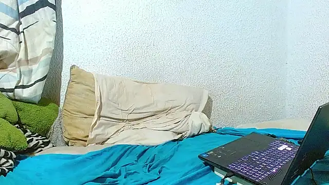 Snapshot of biglatin80 chatting on January 29, 2025, 6:01 am biglatin80 online show from January 29, 2025, 6:01 am