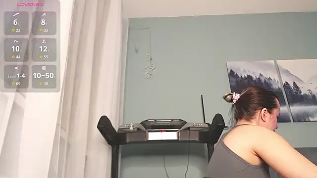 MilaniaCute online show from February 16, 2026, 4:03 pm