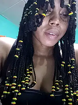 Snapshot of HONEYSWEETS_LIVE chatting on October 5, 2025, 1:15 am HONEYSWEETS LIVE online show from October 5, 2025, 1:15 am