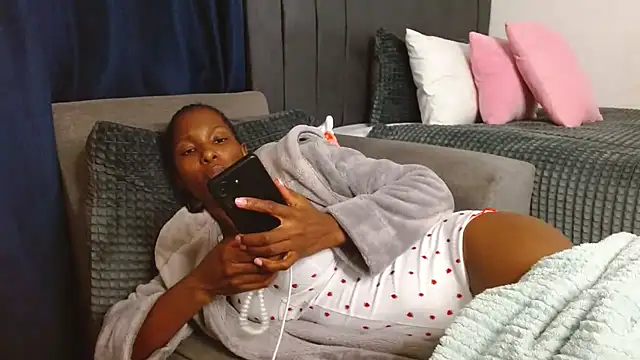 Snapshot of SoftRosee chatting on November 7, 2025, 8:20 pm SoftRosee online show from November 7, 2025, 8:20 pm