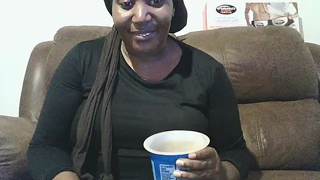Snapshot of ebonytitts4u chatting on February 17, 2025, 5:43 pm ebonytitts4u online show from February 17, 2025, 5:43 pm