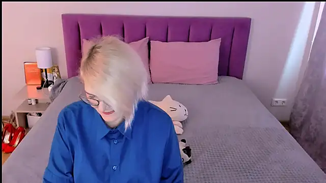 sabrinamacmarren online show from November 20, 2025, 10:48 am