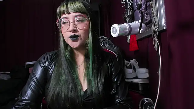 MeGoddesSara online show from March 4, 2026, 6:36 pm