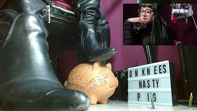 Snapshot of MeGoddesSara chatting on May 16, 2026, 7:56 pm MeGoddesSara online show from May 16, 2026, 7:56 pm