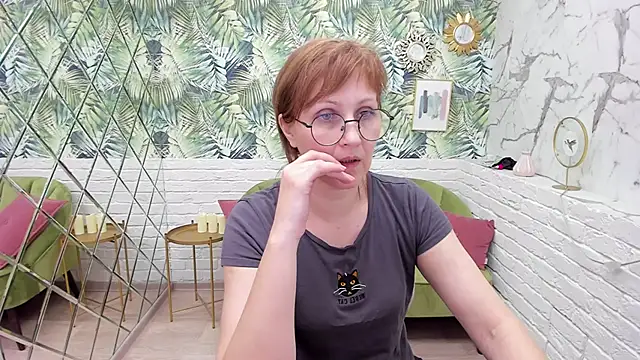 Paris Cherry online show from March 18, 2025, 8:04 pm