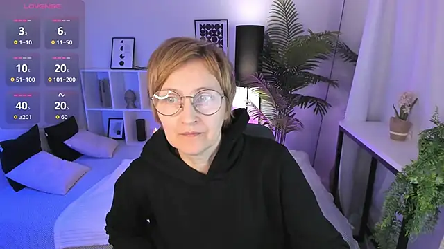 Paris Cherry online show from March 22, 2026, 6:11 pm