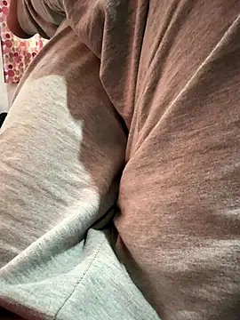 Snapshot of Randy642001 chatting on November 8, 2025, 10:48 am Randy642001 online show from November 8, 2025, 10:48 am