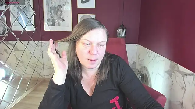 Snapshot of KellyPerfection chatting on December 18, 2025, 5:24 am KellyPerfection online show from December 18, 2025, 5:24 am