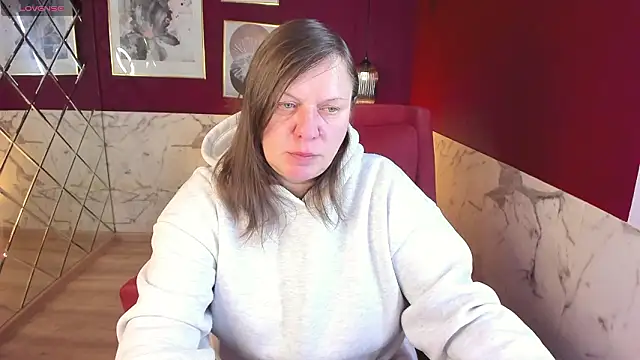 Snapshot of KellyPerfection chatting on February 2, 2026, 7:40 am KellyPerfection online show from February 2, 2026, 7:40 am