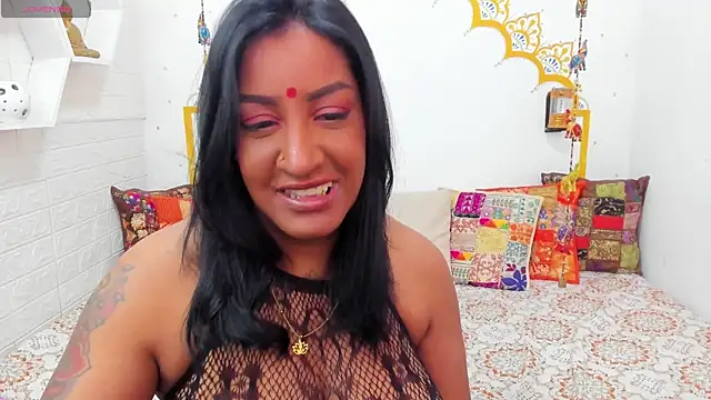 Snapshot of LadyNahir chatting on May 28, 2026, 4:32 am LadyNahir online show from May 28, 2026, 4:32 am
