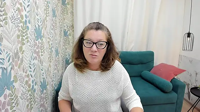 LeaPure online show from November 15, 2025, 5:05 am