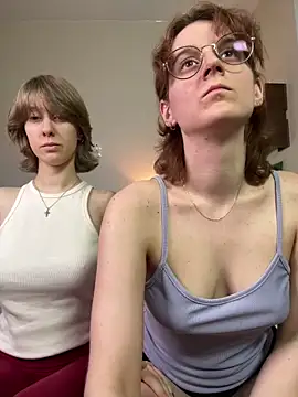 Snapshot of Jitoon_Exe chatting on April 4, 2026, 8:50 pm Jitoon Exe online show from April 4, 2026, 8:50 pm