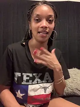 Snapshot of Rakiyahcharms chatting on December 29, 2024, 12:09 am Rakiyahcharms online show from December 29, 2024, 12:09 am