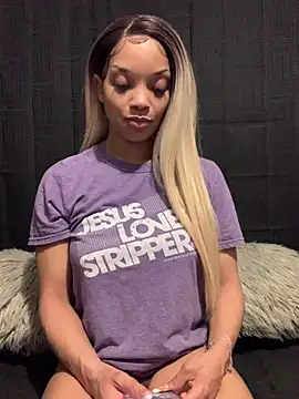 Snapshot of Rakiyahcharms chatting on March 16, 2025, 5:39 pm Rakiyahcharms online show from March 16, 2025, 5:39 pm