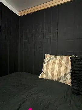 Rakiyahcharms online show from March 26, 2026, 5:46 am