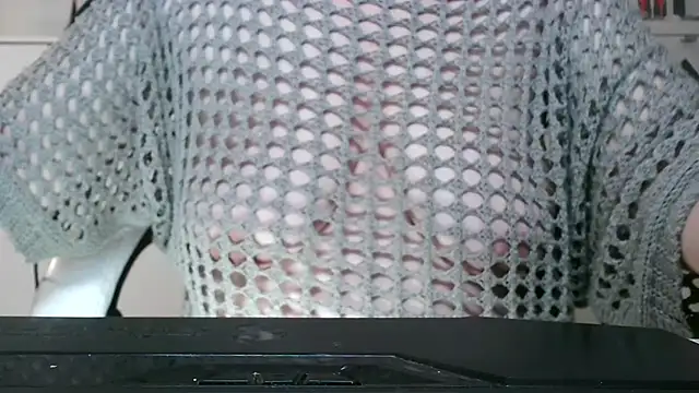 Snapshot of heidi60 chatting on December 14, 2024, 6:52 pm heidi60 online show from December 14, 2024, 6:52 pm