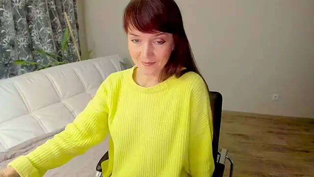 Snapshot of Fritha chatting on February 5, 2025, 6:37 pm Fritha online show from February 5, 2025, 6:37 pm