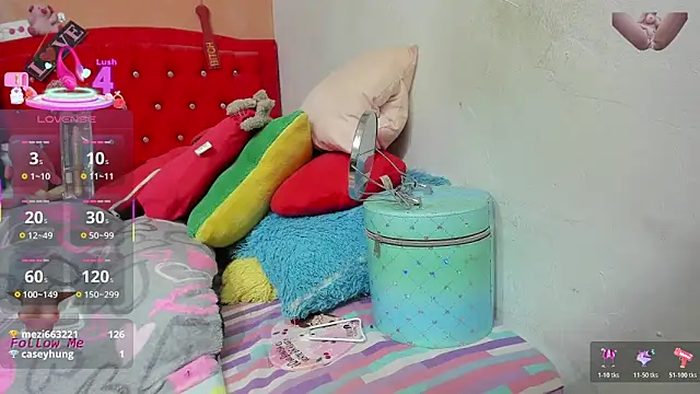 Snapshot of camile_milf chatting on October 29, 2025, 4:42 pm camile milf online show from October 29, 2025, 4:42 pm