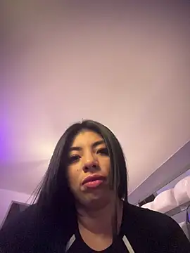 miaparkers online show from December 13, 2025, 11:43 pm