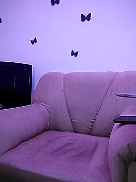 Nisha555 online show from November 3, 2025, 5:03 pm