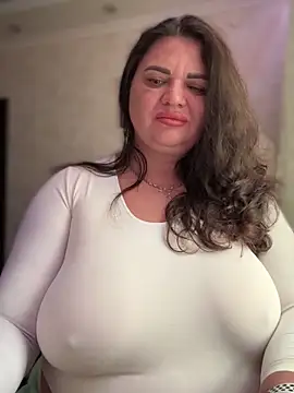 Snapshot of littleRikka chatting on November 24, 2025, 10:48 am littleRikka online show from November 24, 2025, 10:48 am