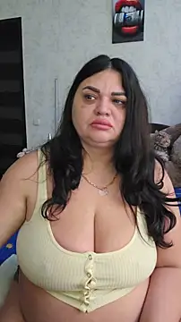 littleRikka online show from February 2, 2026, 8:13 am