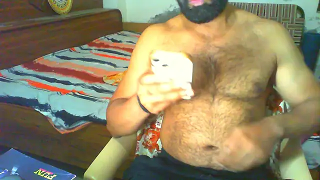 Snapshot of Vbestshow chatting on May 12, 2026, 11:40 am Vbestshow online show from May 12, 2026, 11:40 am