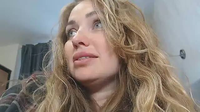 xxkristinaxx online show from April 10, 2026, 12:32 pm