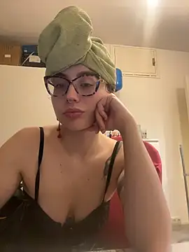 ladyturtle online show from April 26, 2026, 9:12 pm