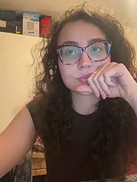 ladyturtle online show from April 30, 2026, 8:37 pm