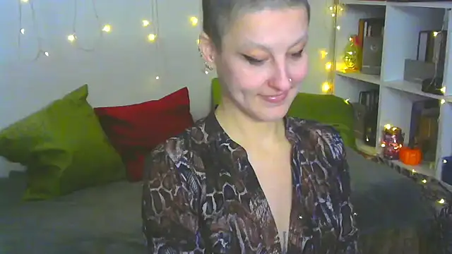 Snapshot of MartaBounty chatting on October 24, 2025, 11:34 pm MartaBounty online show from October 24, 2025, 11:34 pm